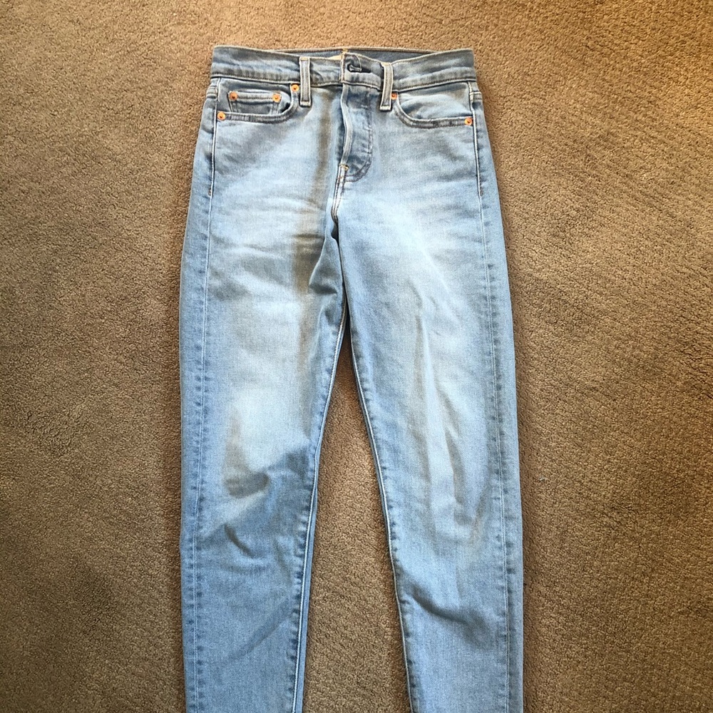 Levi’s Wedgie Fit Light Wash Jeans
